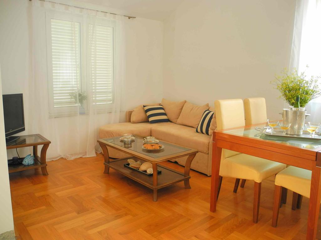 Apartments Antonela Jezera Ngoại thất bức ảnh