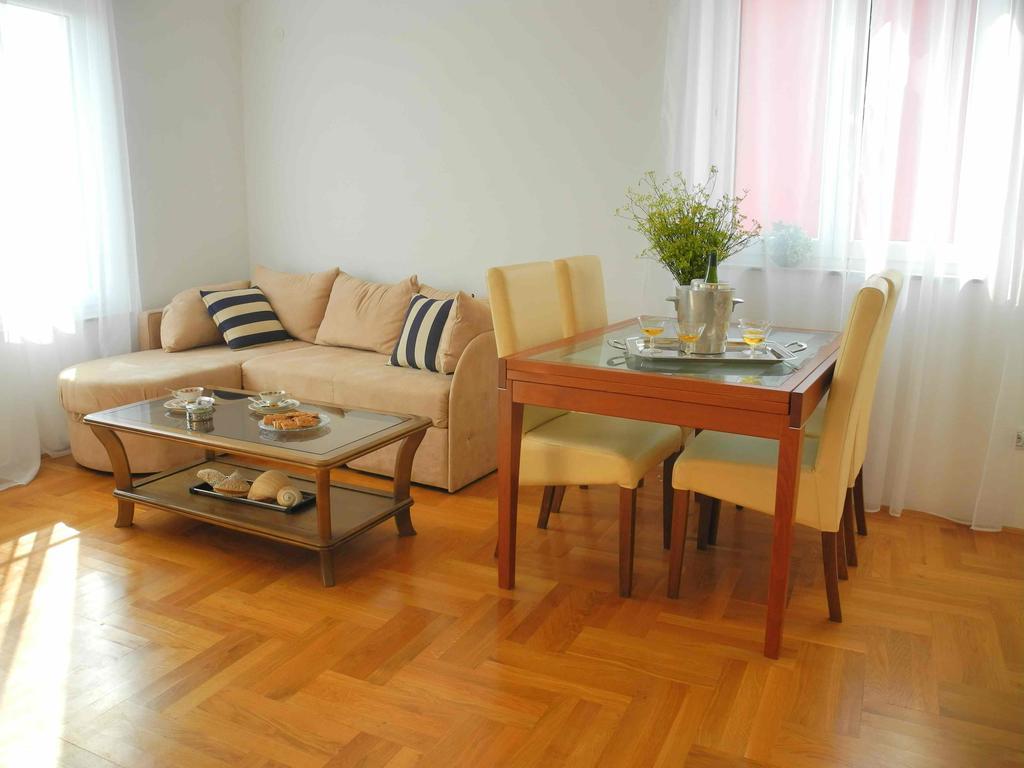 Apartments Antonela Jezera Ngoại thất bức ảnh
