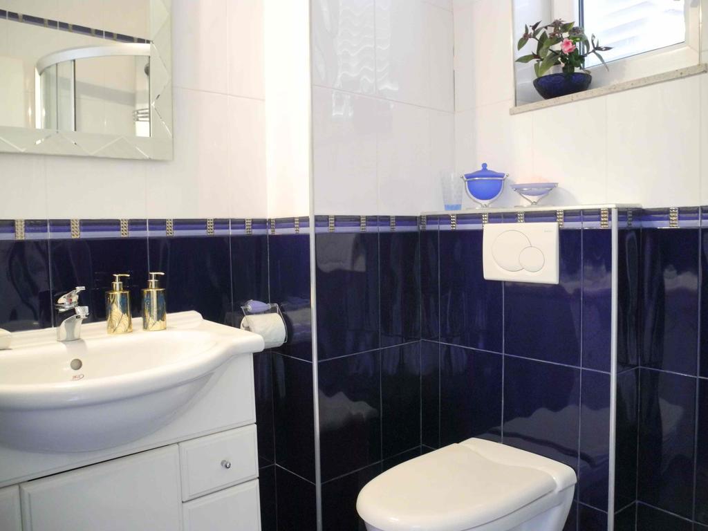 Apartments Antonela Jezera Ngoại thất bức ảnh