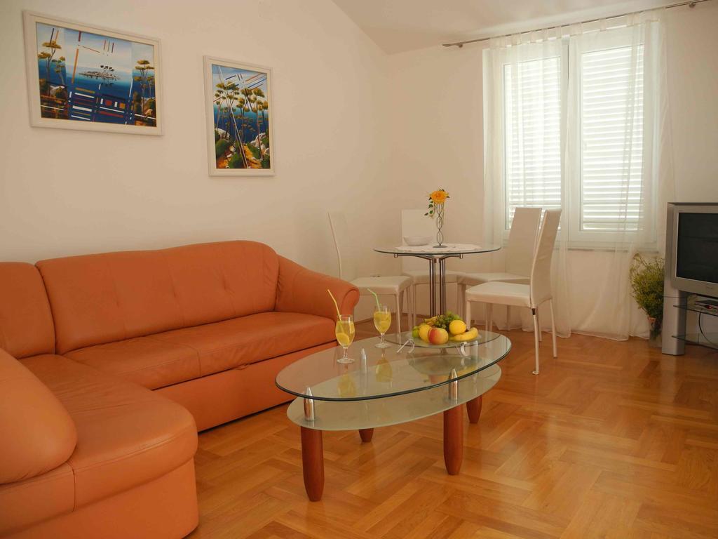 Apartments Antonela Jezera Ngoại thất bức ảnh