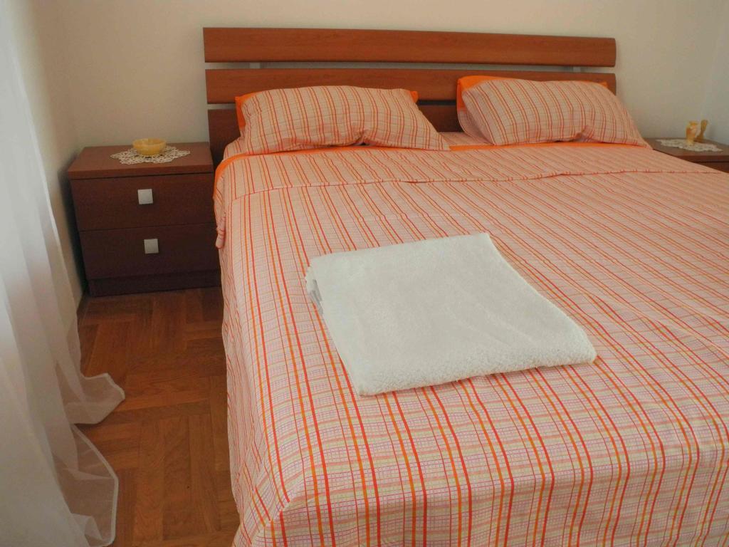 Apartments Antonela Jezera Ngoại thất bức ảnh